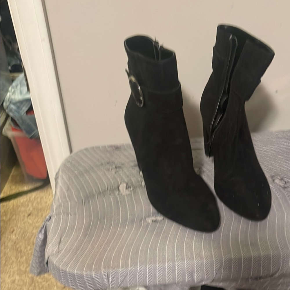 Jones New York Black Ankle Booties like new worn once with thick Heel